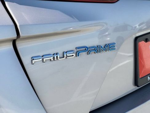 Used 2021 Toyota Prius Prime XLE w/ Carpet Mat Package (TMS) FWD image 23