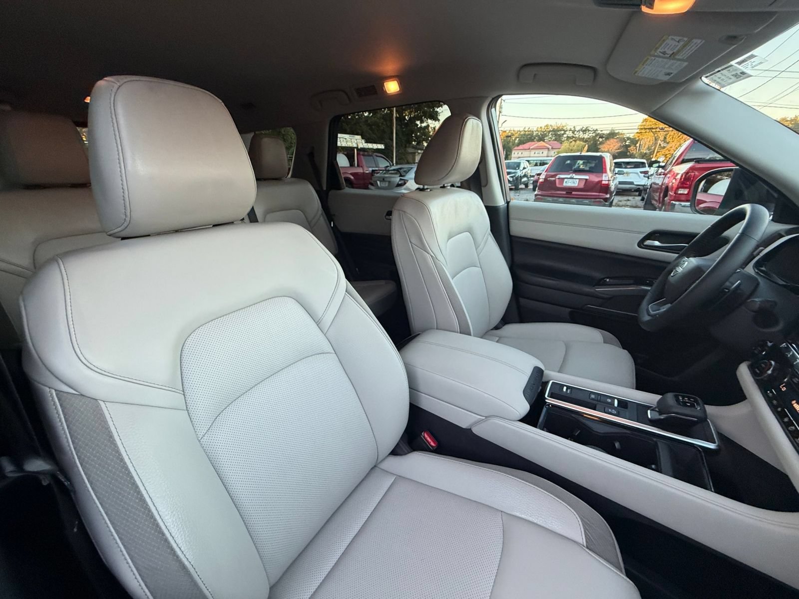 Used 2026 Nissan Pathfinder SL FWD image 38