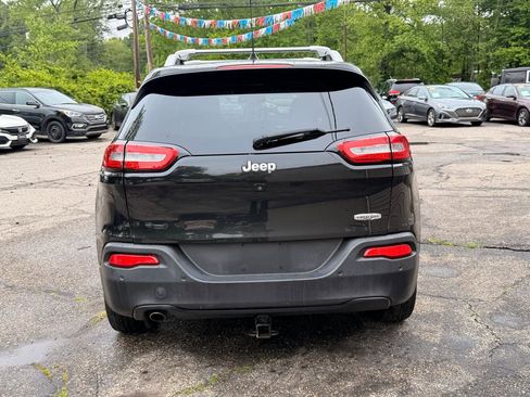 Used 2016 Jeep Cherokee Latitude w/ Comfort/Convenience Group FWD image 6