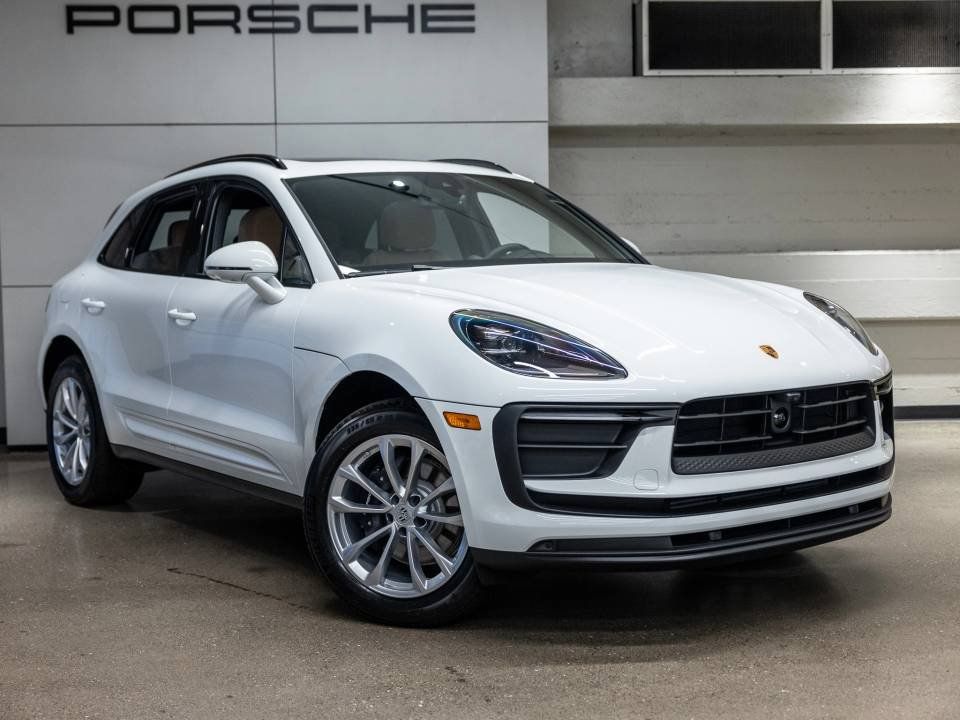 Certified 2026 Porsche Macan AWD/4WD image 10
