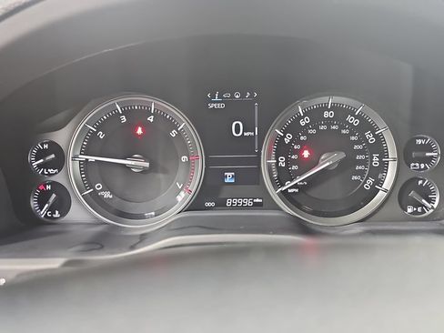 Used 2016 Toyota Land Cruiser AWD/4WD image 31