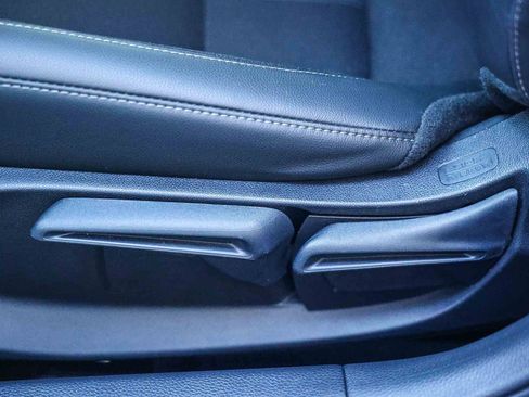 Used 2025 Honda Civic Sport image 27