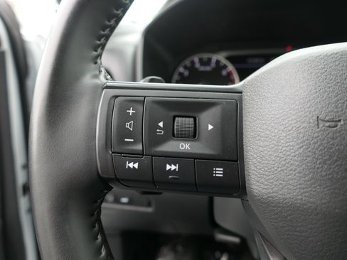 Used 2025 Nissan Rogue SV FWD image 15