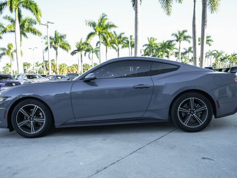 Used 2024 Ford Mustang Coupe image 5