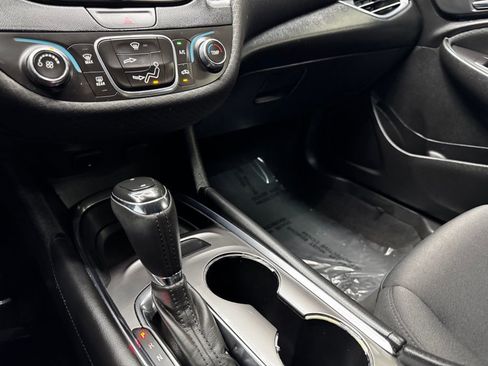 Used 2018 Chevrolet Malibu LT FWD image 26