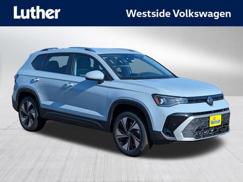 New 2026 Volkswagen Taos SE image 1