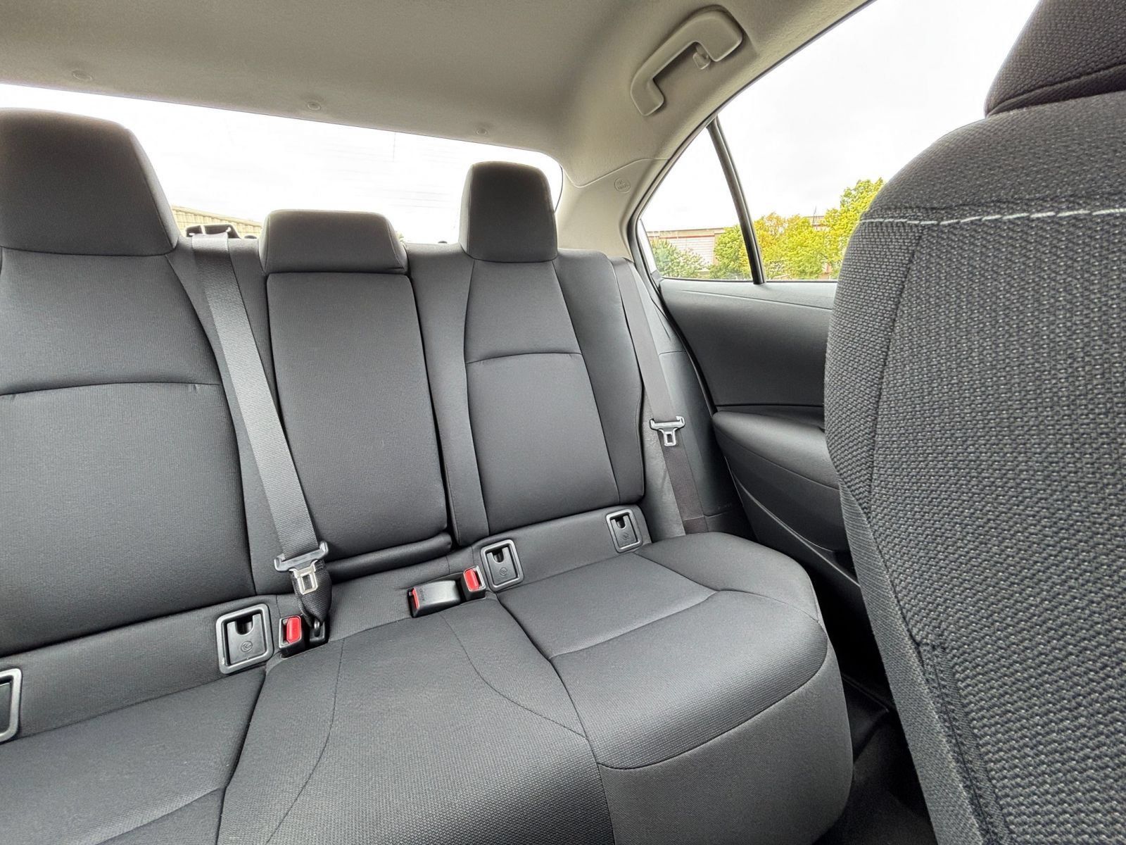 Used 2025 Toyota Corolla LE FWD image 34