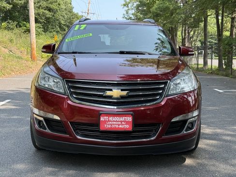 Used 2017 Chevrolet Traverse LT AWD/4WD image 2