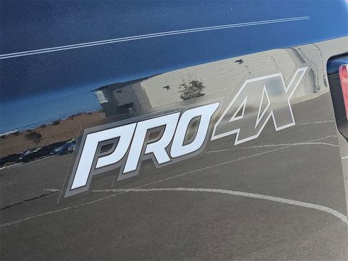 Used 2021 Nissan Titan PRO-4X w/ Pro-4x Convenience Package image 12