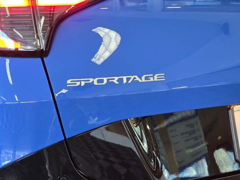 Used 2026 Kia Sportage SX image 12