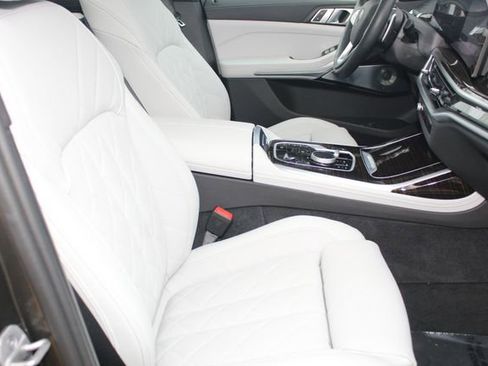 Used 2025 BMW X7 xDrive40i image 28