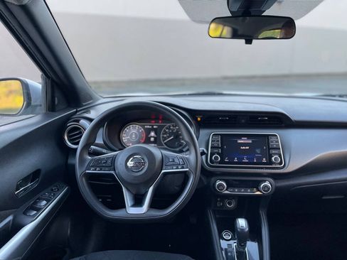 Used 2020 Nissan Kicks SV FWD image 9