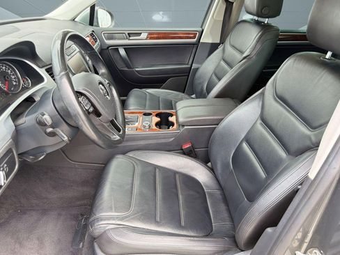 Used 2014 Volkswagen Touareg VR6 AWD/4WD image 4