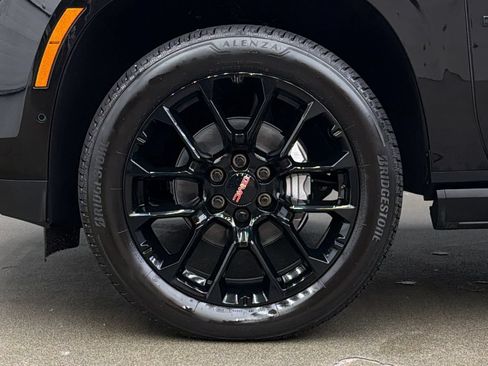Used 2026 GMC Yukon Denali w/ Sun & Power Step Package AWD/4WD image 10