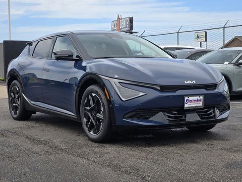 New 2025 Kia EV6 Wind image 2