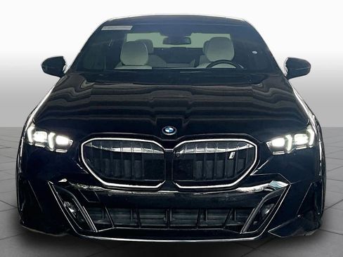 Certified 2026 BMW i5 eDrive40 w/ M Sport Package AWD/4WD image 3