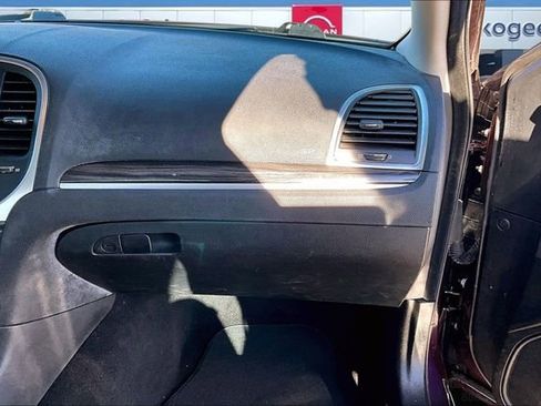 Used 2021 Chrysler 300 Touring w/ Sport Appearance Package image 23