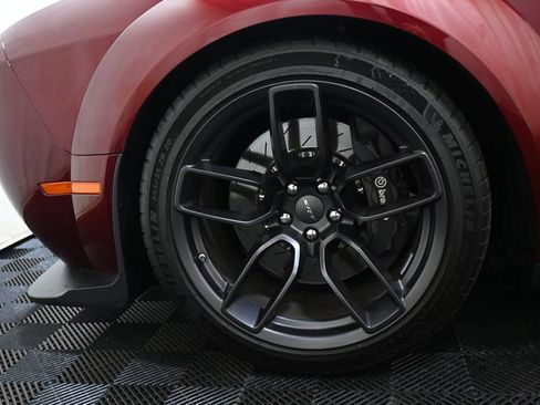 Used 2018 Dodge Challenger SRT Hellcat RWD image 34