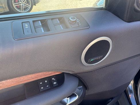 Used 2018 Land Rover Discovery HSE image 27