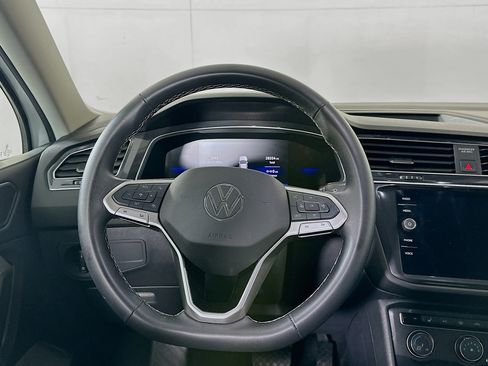 Used 2024 Volkswagen Tiguan S image 17