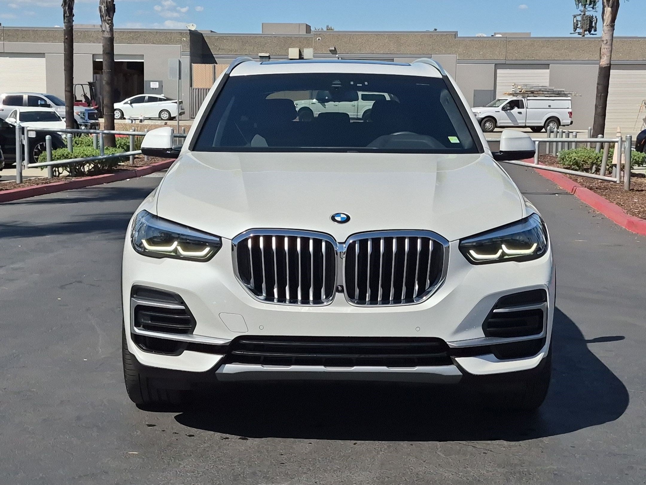 Certified 2022 BMW X5 xDrive40i w/ Climate Comfort Package AWD/4WD image 3