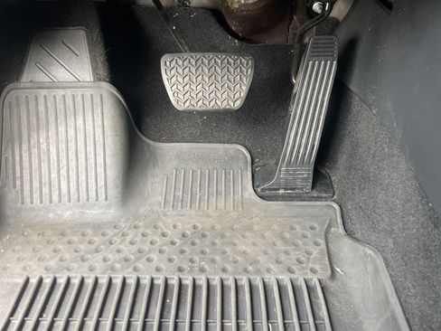 Used 2022 Toyota RAV4 XLE Premium FWD image 36