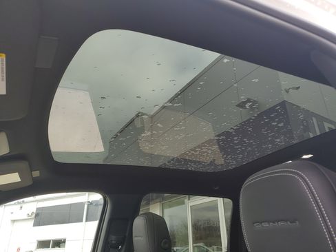 New 2025 GMC Sierra EV Denali image 28