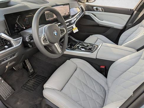 New 2026 BMW X7 xDrive40i w/ M Sport Package image 3
