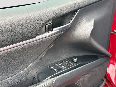 Used 2018 Toyota Camry XSE image 17