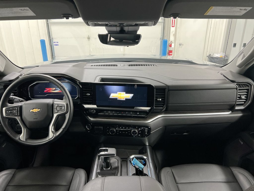 Used 2025 Chevrolet Silverado 1500 LTZ w/ Technology Package AWD/4WD image 10