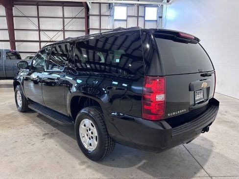 Used 2013 Chevrolet Suburban LT w/ Luxury Package AWD/4WD image 7