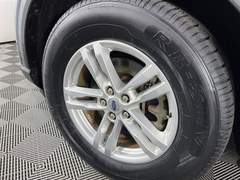 Used 2020 Ford Explorer XLT RWD image 10