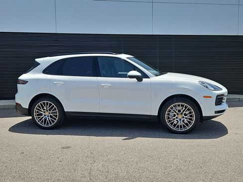 Used 2023 Porsche Cayenne Platinum Edition AWD/4WD image 6