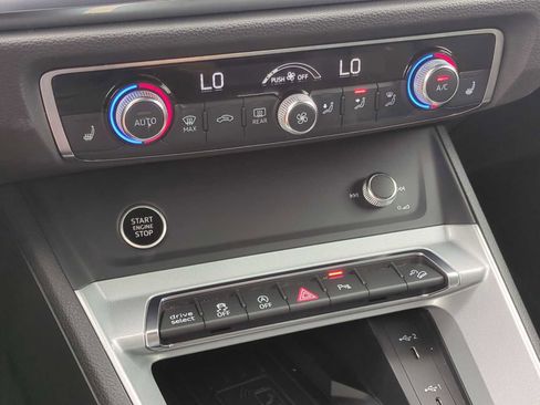 Used 2024 Audi Q3 2.0T Premium image 17