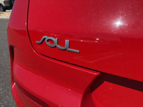 Used 2022 Kia Soul Turbo FWD image 12