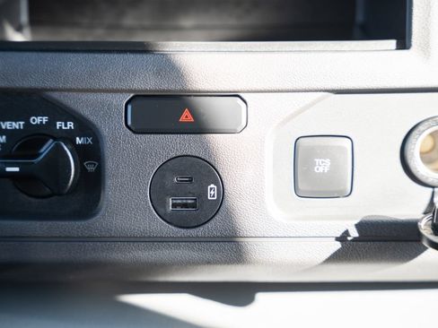 Certified 2023 Ford E-450 and Econoline 450 Super Duty w/ Power Windows & Locks Group RWD image 23