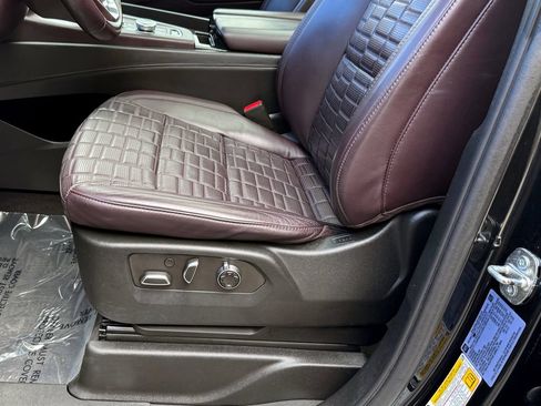Used 2022 Cadillac Escalade Sport Platinum AWD/4WD image 20