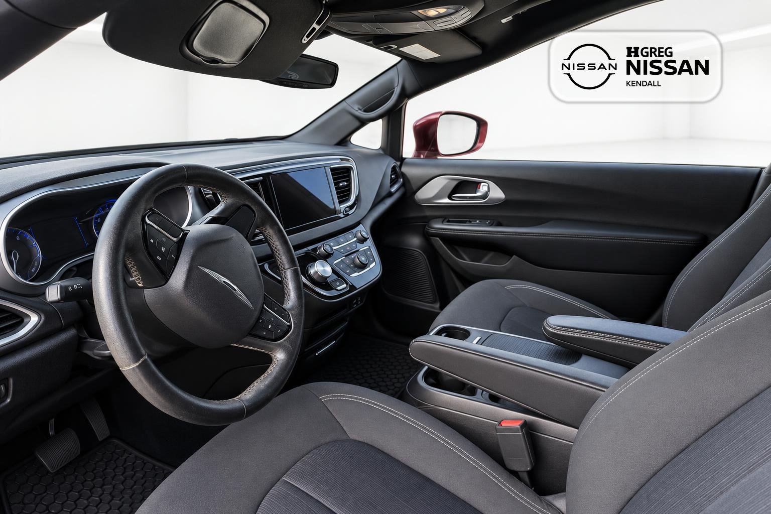 Used 2019 Chrysler Pacifica Touring Plus w/ S Appearance Package FWD image 9