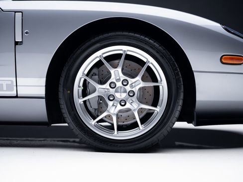 Used 2006 Ford GT image 44