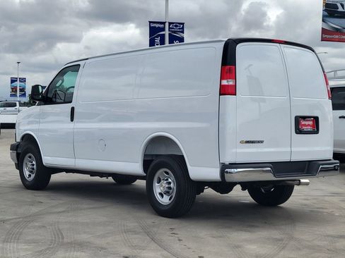 New 2026 Chevrolet Express 2500 RWD image 2