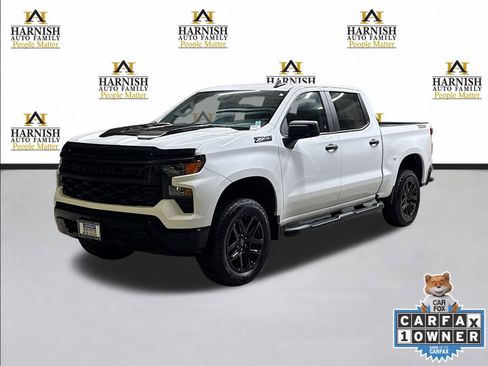 Used 2025 Chevrolet Silverado 1500 Custom Trail Boss w/ Turbomax Blackout Package image 1