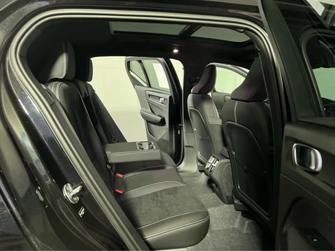Used 2026 Volvo XC40 B5 Ultra w/ Protection Package Premier image 28