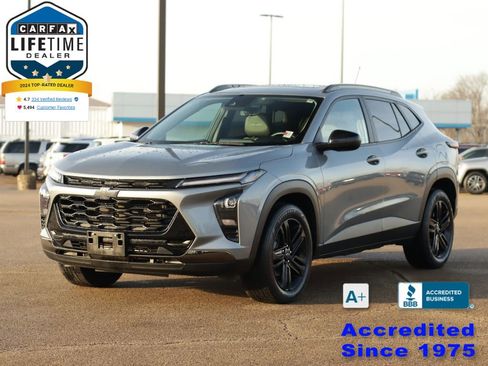 Used 2024 Chevrolet Trax ACTIV w/ Sunroof Package image 3