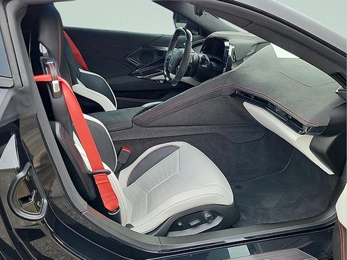 Used 2023 Chevrolet Corvette Z06 RWD image 10