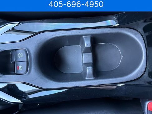 Used 2025 Toyota Corolla Cross XLE w/ Convenience Package image 30