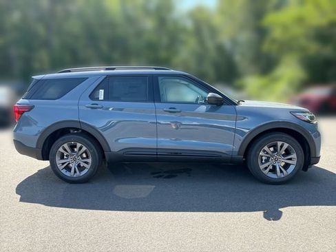 New 2026 Ford Explorer Active w/ Active Comfort Package AWD/4WD image 9