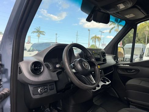 Used 2019 Mercedes-Benz Sprinter 170 image 12