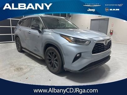 Used 2021 Toyota Highlander XLE