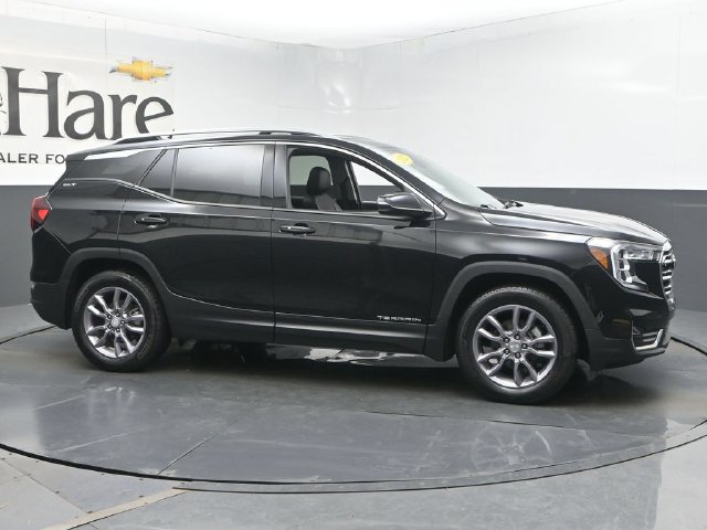 Used 2023 GMC Terrain SLT FWD image 1