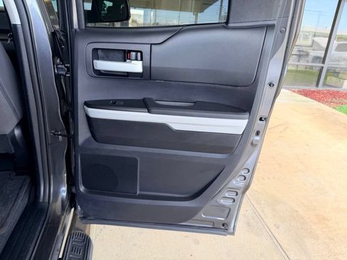 Used 2014 Toyota Tundra SR5 w/ SR5 Upgrade Package RWD image 33